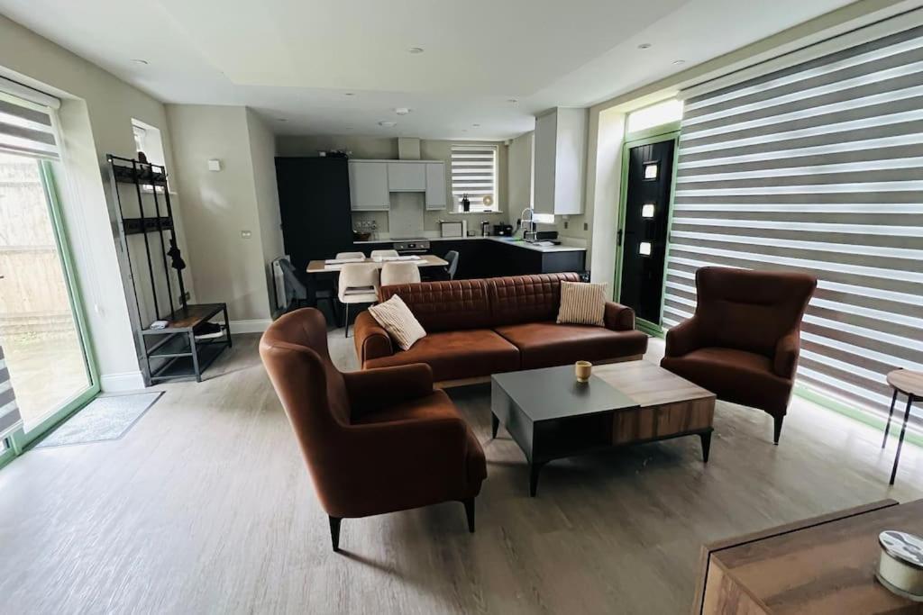 אדמונטון A House Designed For You… מראה חיצוני תמונה