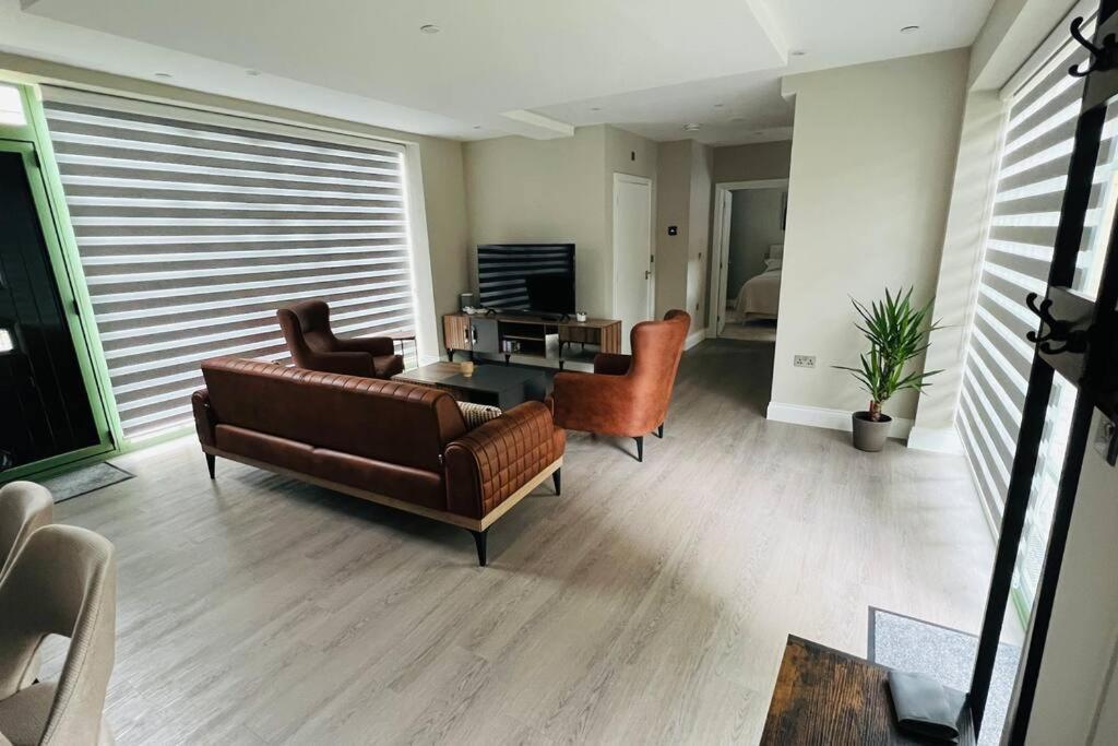 אדמונטון A House Designed For You… מראה חיצוני תמונה